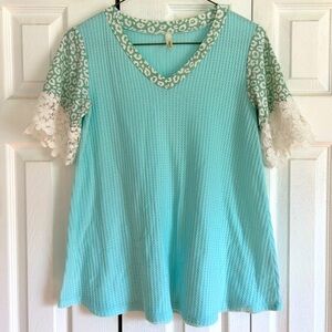 Boutique turquoise Lace Sleeve Top